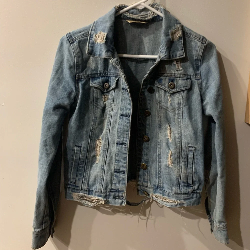 Jean jacket - Picture 1 of 3